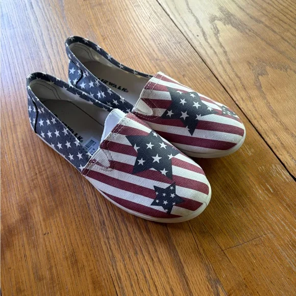 Airwalk Shoes Airwalk Red And White Flats Patriotic Slipon